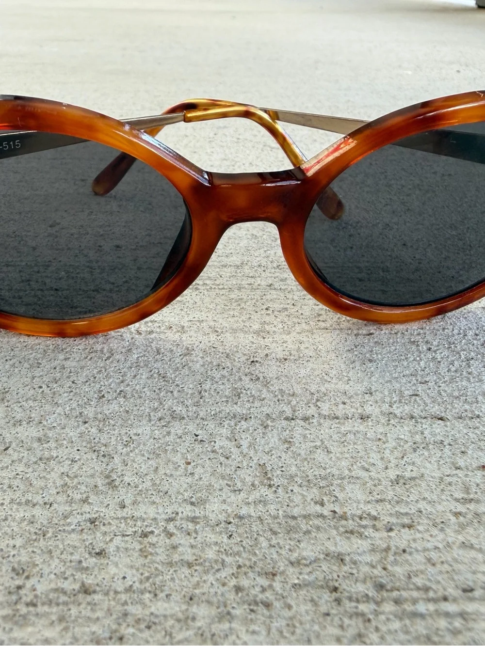Vintage Oval Tortoise Shell Style Sunglasses Brown Oval Frames Dark Lenses Retro